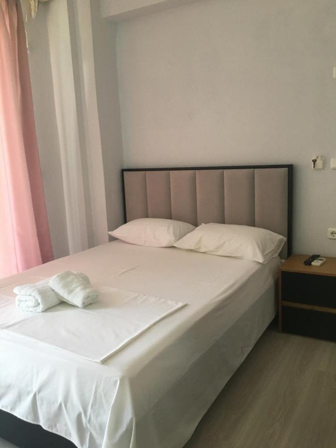 Irini Boutique Rooms!!! Himare Bagian luar foto