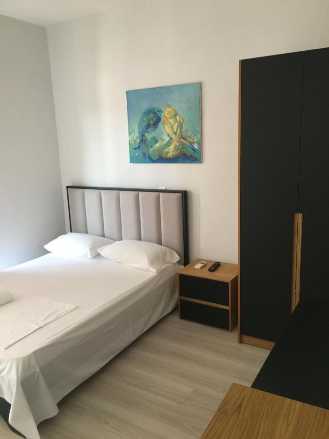 Irini Boutique Rooms!!! Himare Bagian luar foto
