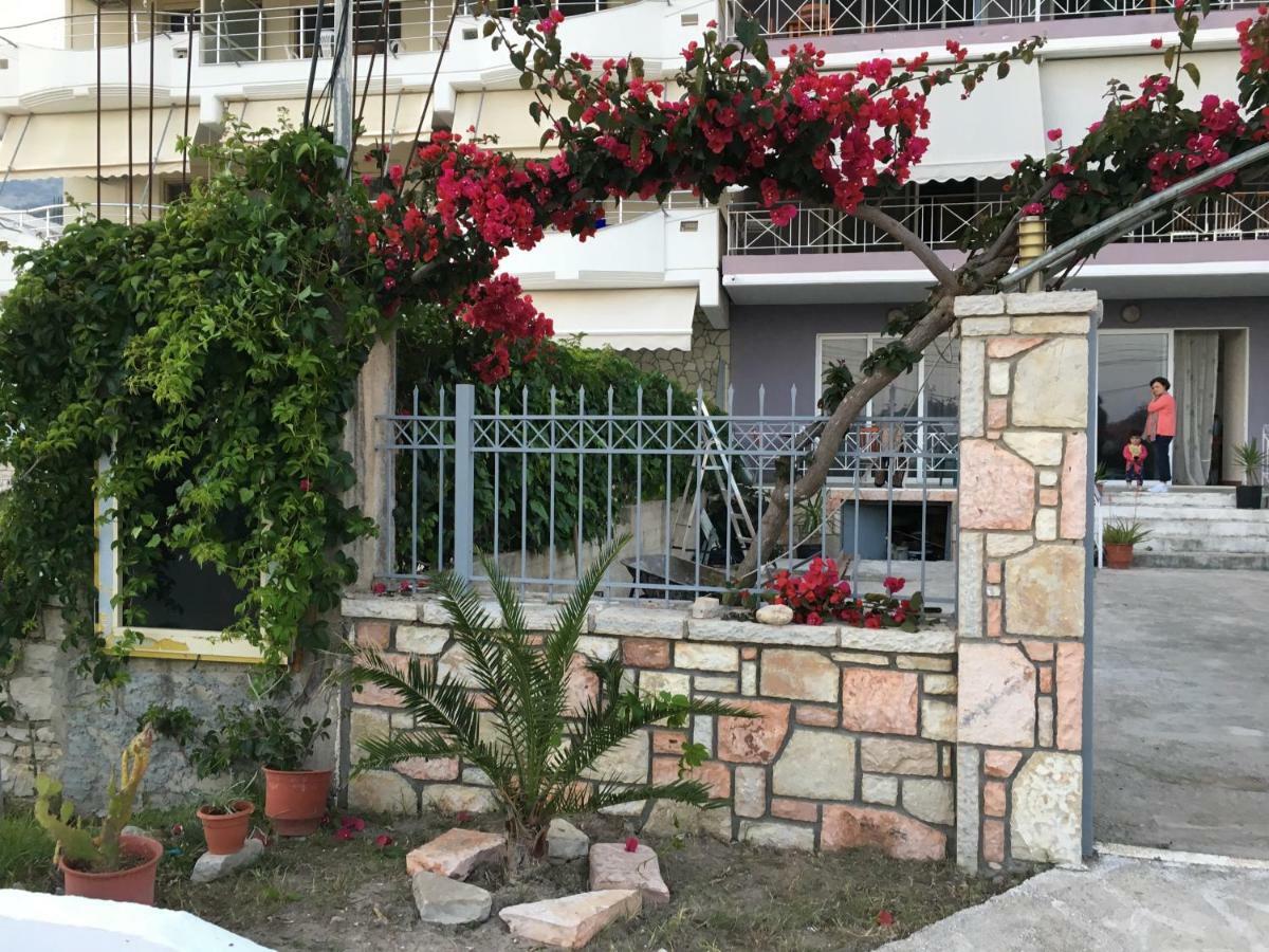Irini Boutique Rooms!!! Himare Bagian luar foto